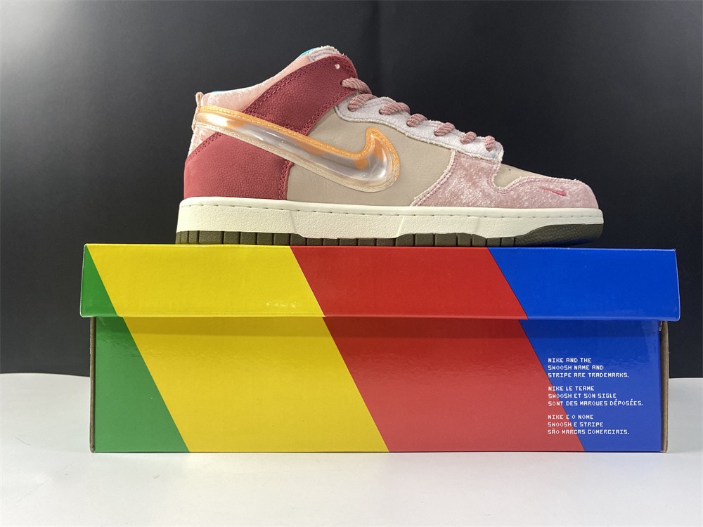Social Status x Nk SB Dunk High Pro QS DJ1173-600